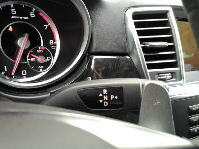 Used 2015 Mercedes-Benz GL 63 AMG 4MATIC image 46