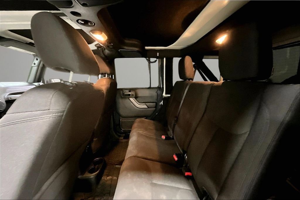 Used 2017 Jeep Wrangler Unlimited Willys image 21