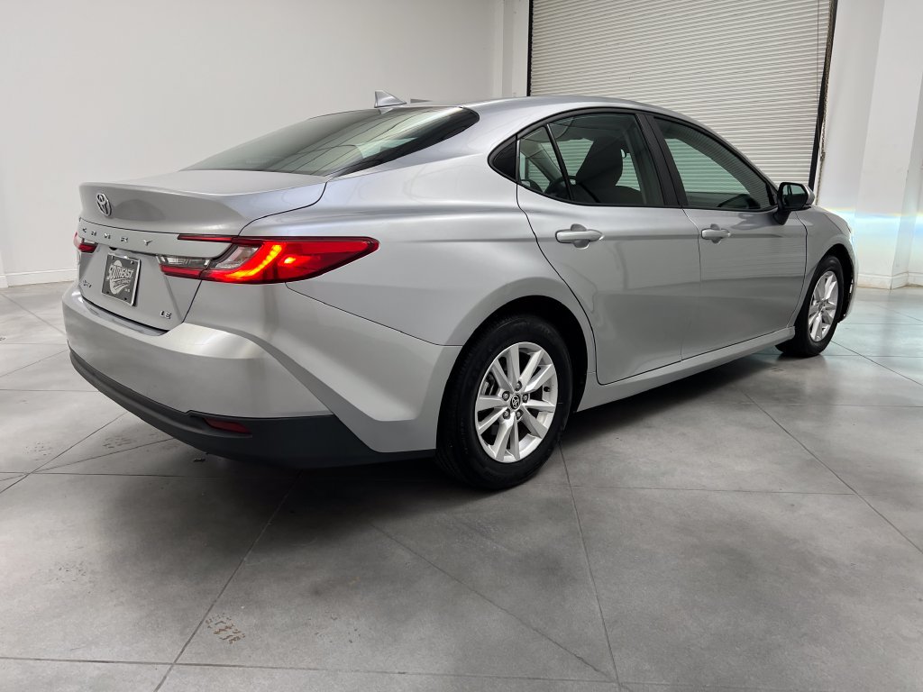 Used 2025 Toyota Camry LE FWD image 9