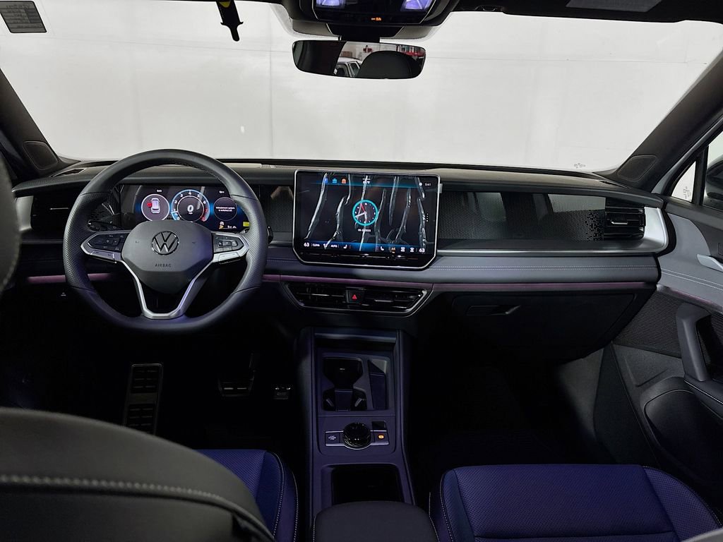 New 2025 Volkswagen Tiguan SE R-Line image 12