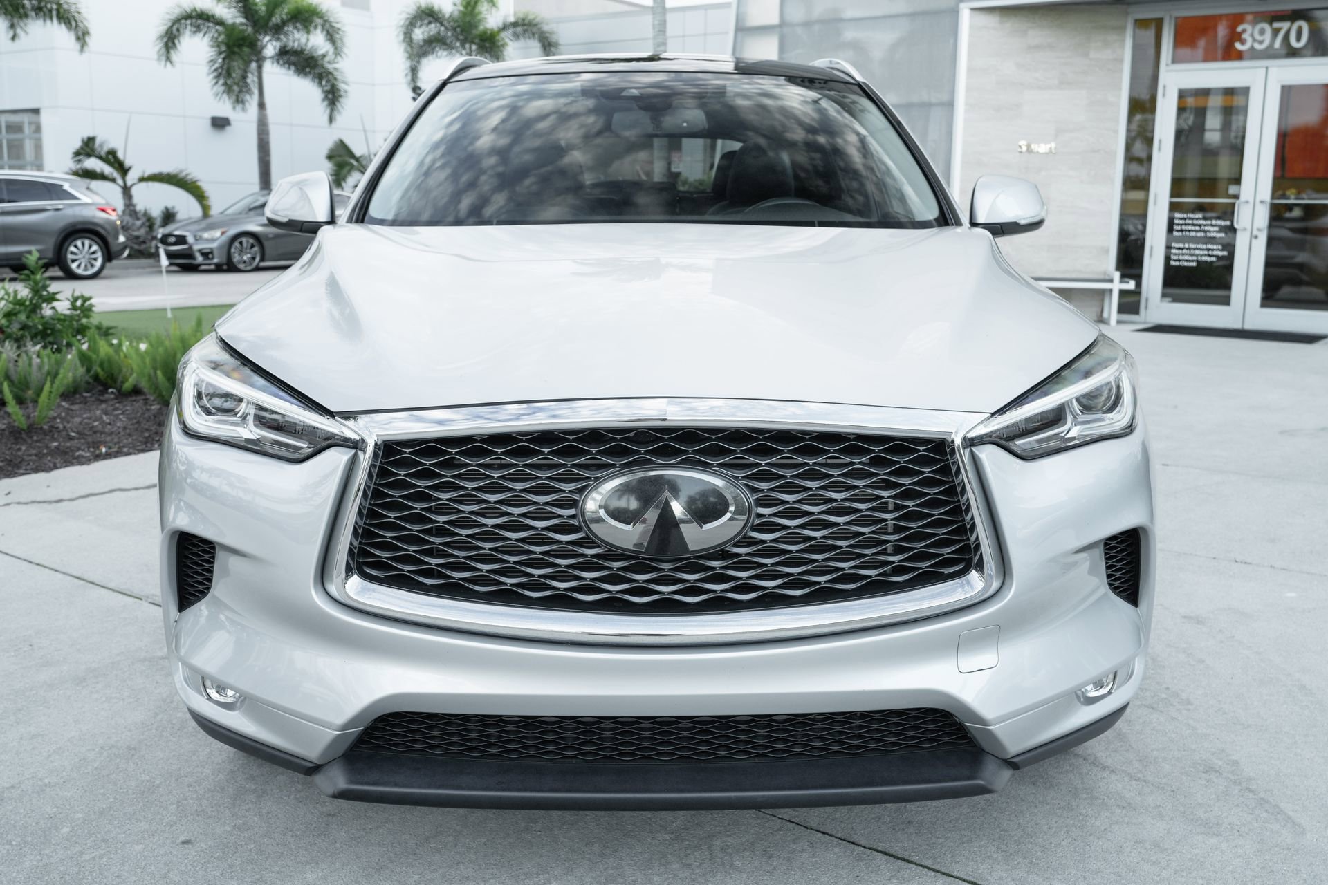 Used 2019 INFINITI QX50 Luxe w/ Navigation Package image 3
