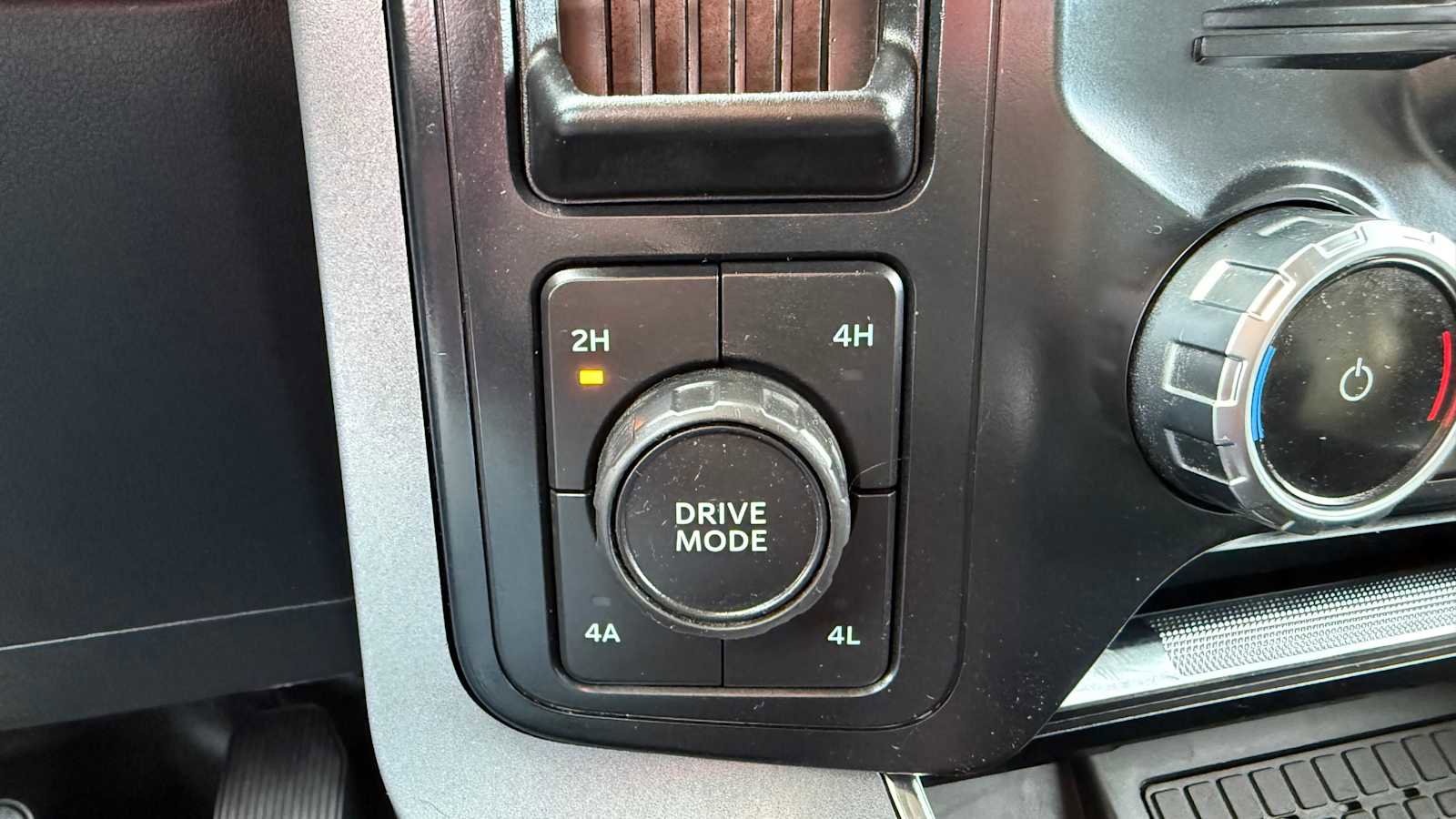 Used 2023 Ford F150 Lariat w/ Equipment Group 502A High image 19