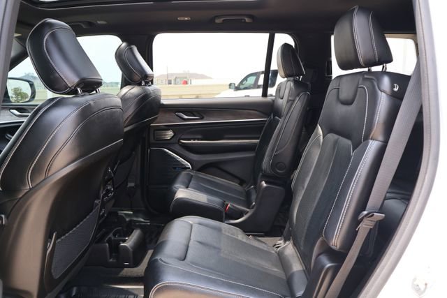 Used 2023 Jeep Grand Cherokee L Overland AWD/4WD image 9