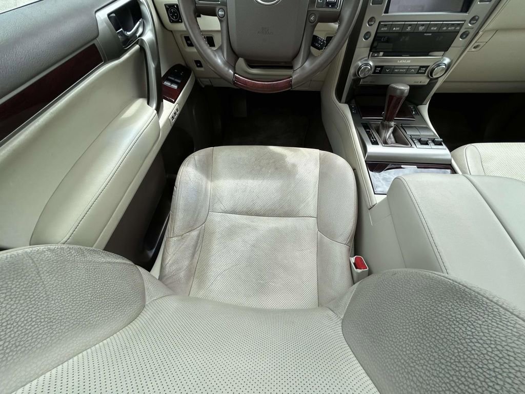 Used 2017 Lexus GX 460 Premium w/ Premium Package image 14