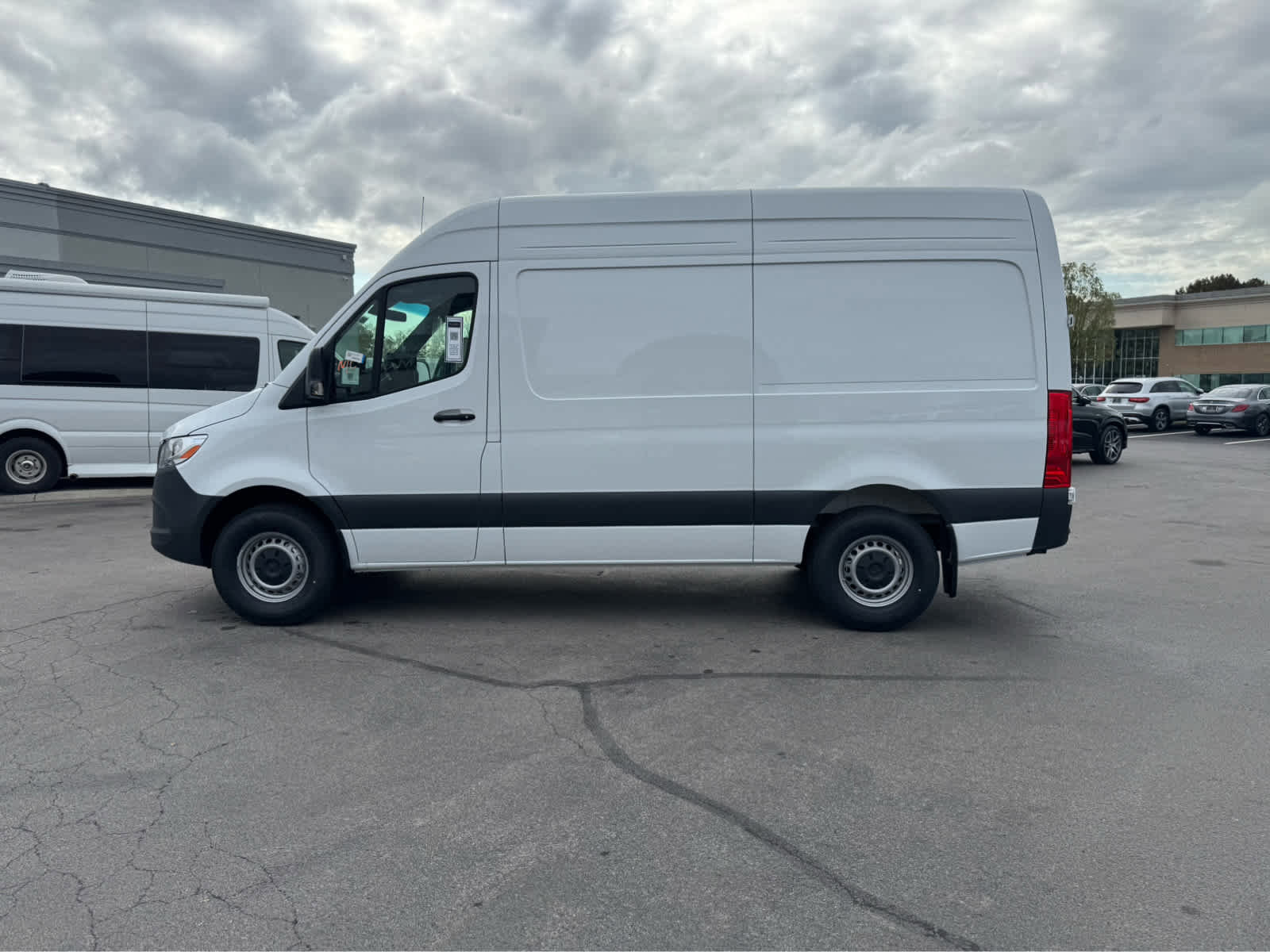 Used 2025 Mercedes-Benz Sprinter 2500 image 9