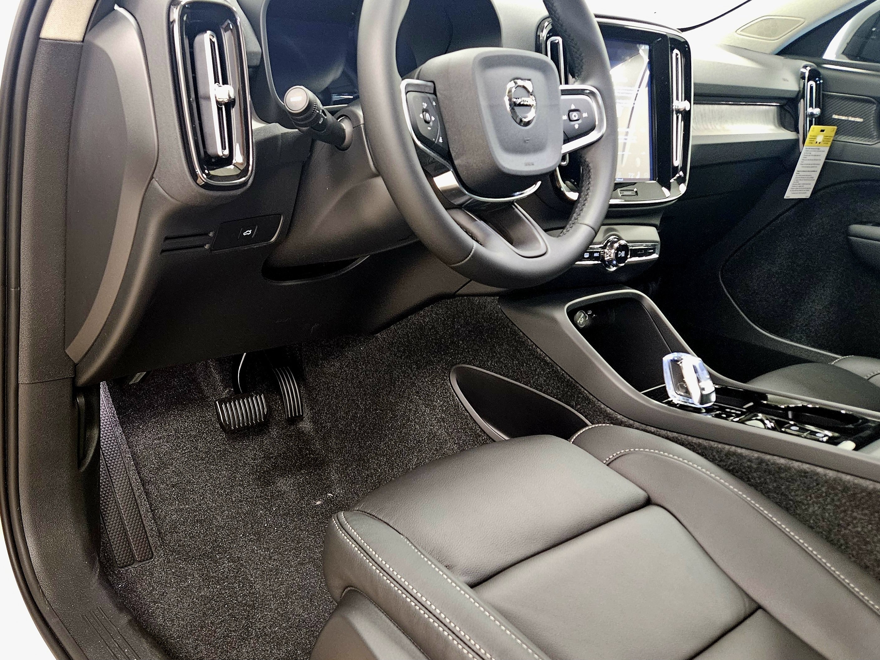 New 2026 Volvo XC40 B5 Ultra w/ Climate Package AWD/4WD image 45