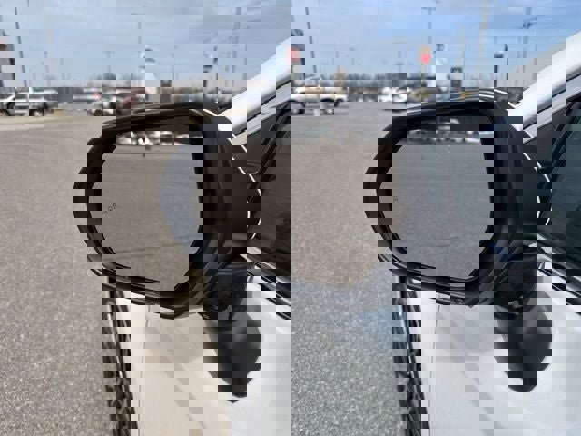 Used 2026 Toyota Camry XLE image 6