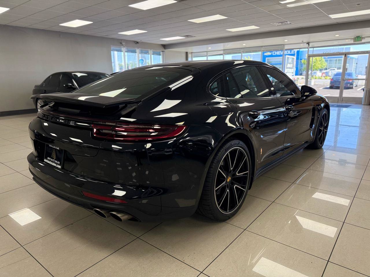 Used 2018 Porsche Panamera 4S w/ Premium Package Plus AWD/4WD image 7