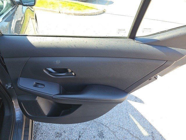 Used 2024 Nissan Sentra S image 17