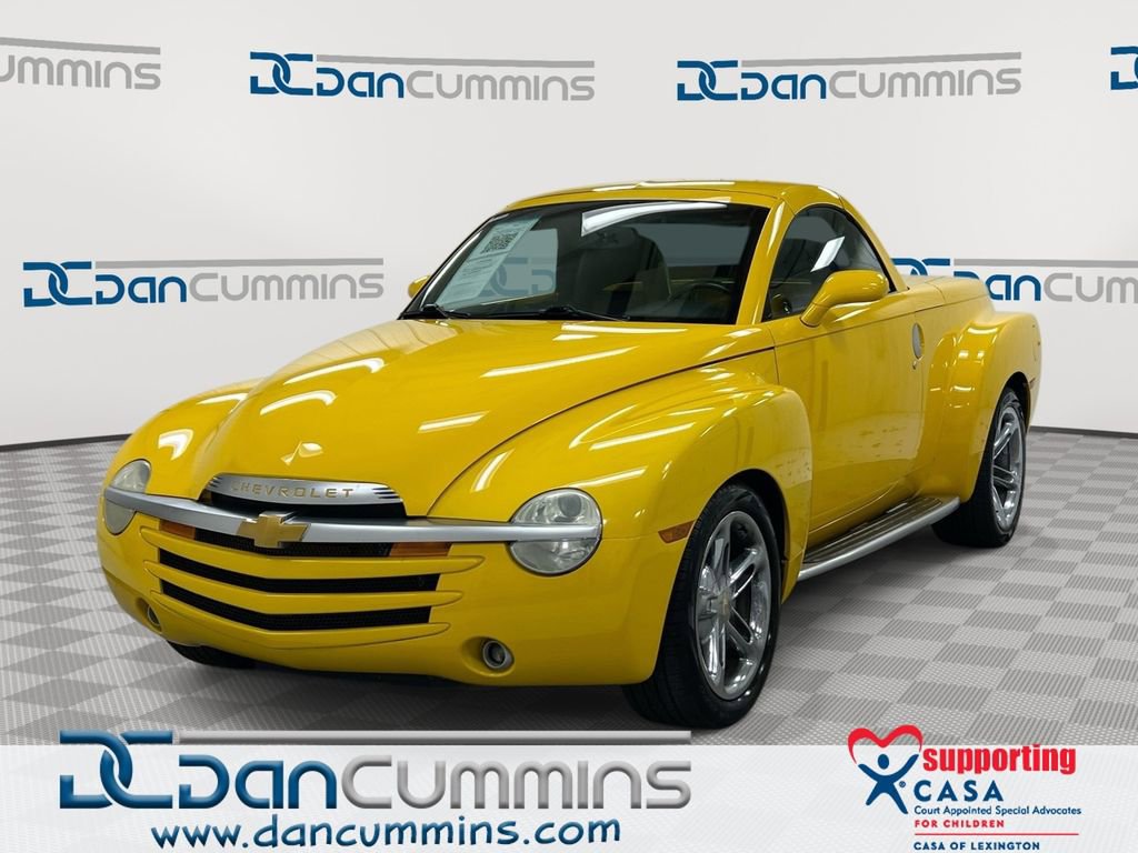 Used 2004 Chevrolet SSR w/ Preferred Equipment Group RWD image 1