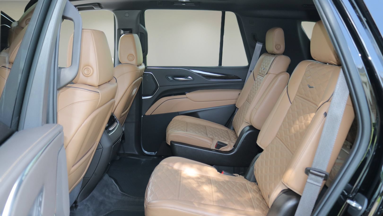 Certified 2023 Cadillac Escalade Premium Luxury RWD image 13