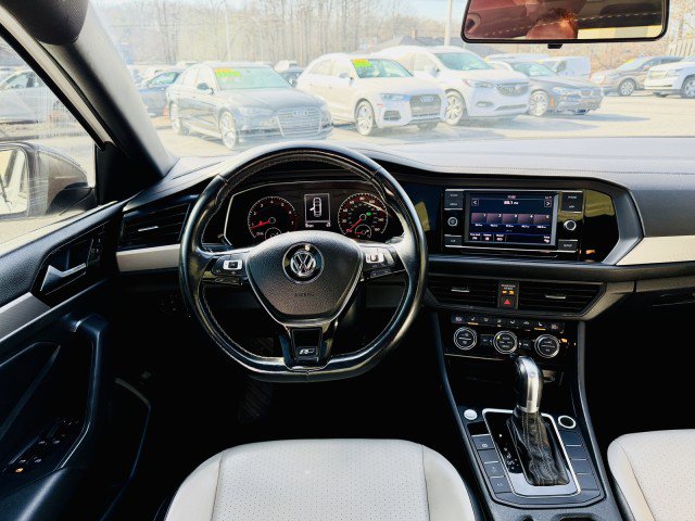 Used 2019 Volkswagen Jetta R-Line image 6