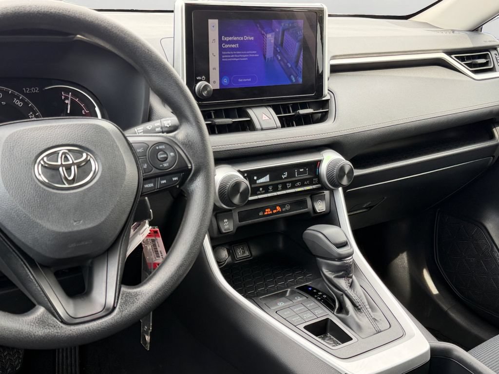 Used 2025 Toyota RAV4 LE AWD/4WD image 14