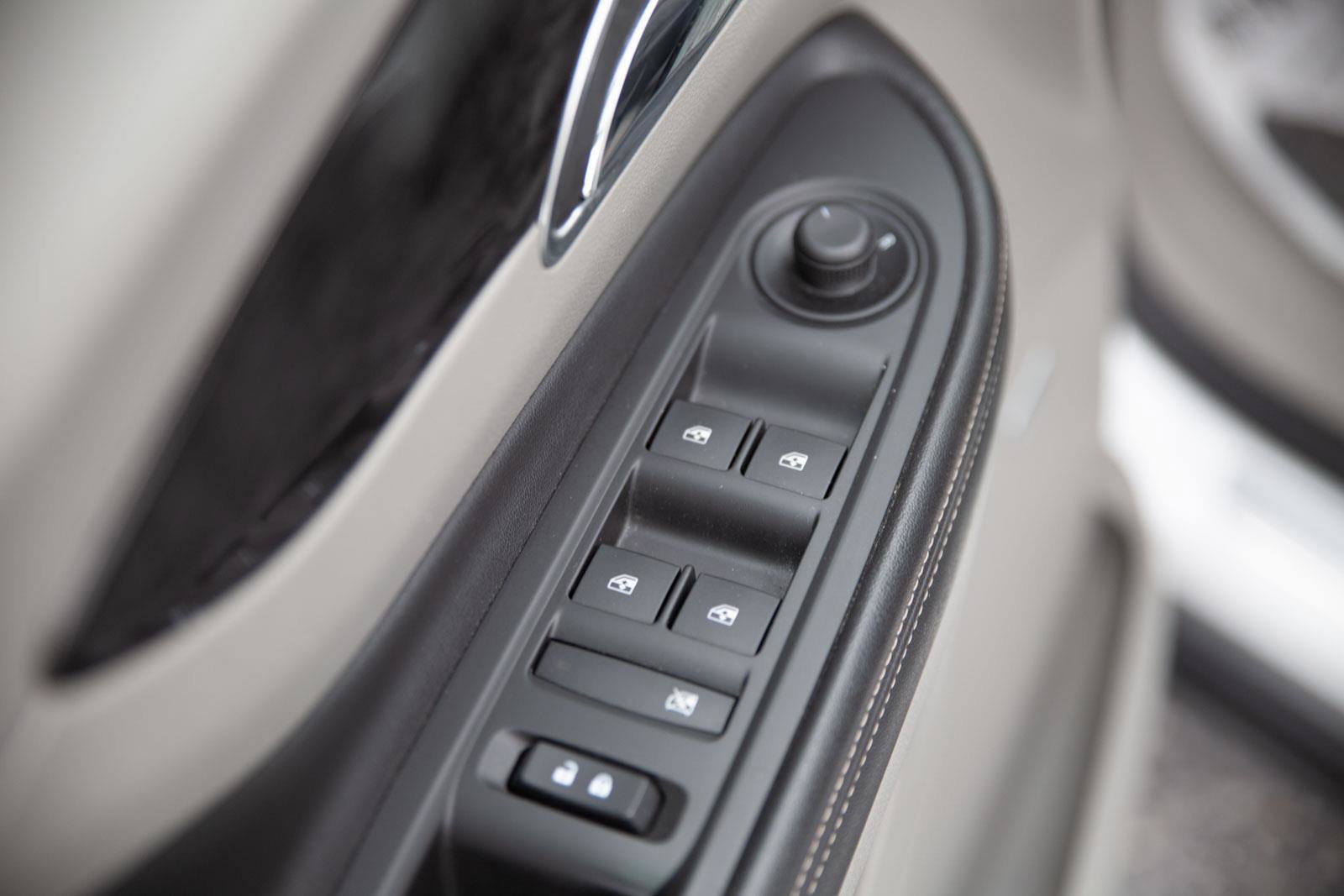 Used 2016 Buick Encore Premium AWD/4WD image 19