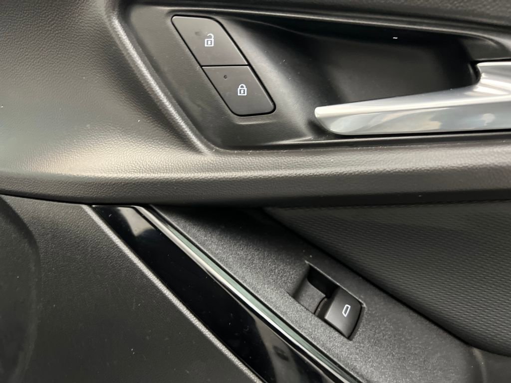 Used 2025 Chevrolet Equinox LT image 27