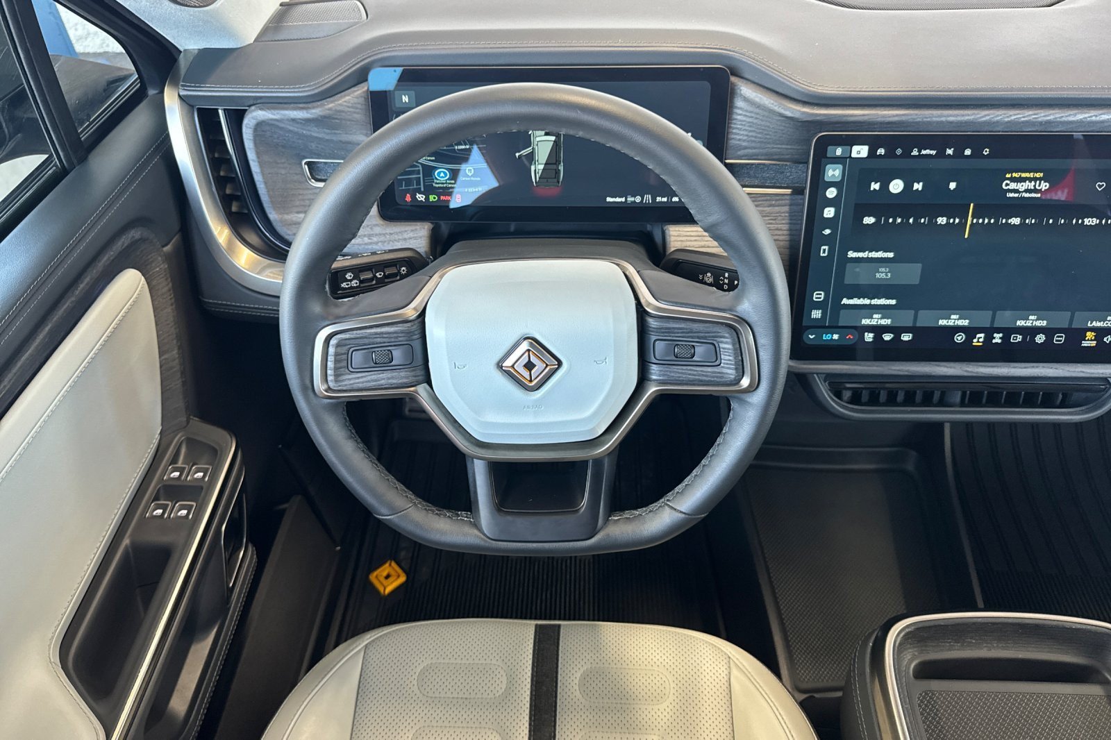 Used 2024 Rivian R1S Adventure AWD/4WD image 13