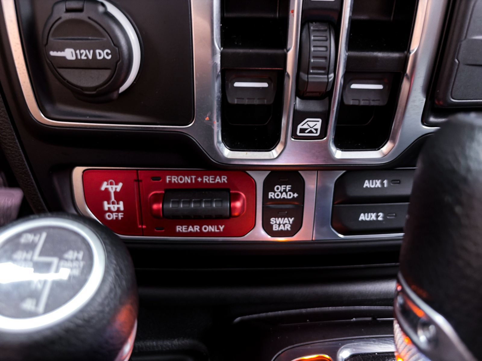 Used 2024 Jeep Wrangler Unlimited Rubicon 4xe AWD/4WD image 15