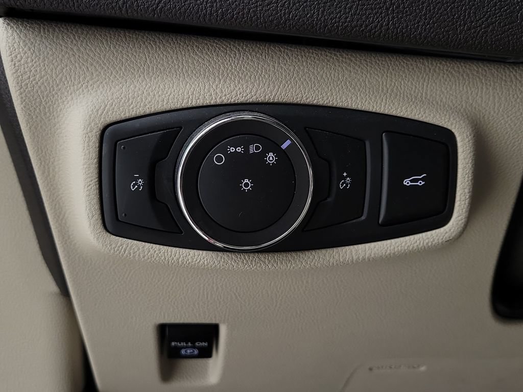 Used 2019 Lincoln MKC Premiere FWD image 13