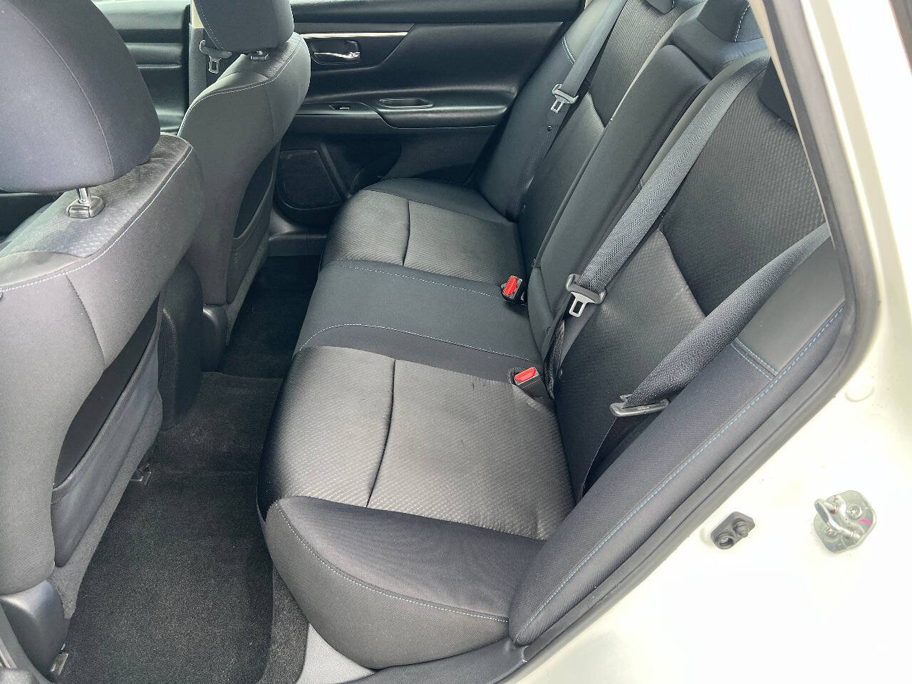 Used 2016 Nissan Altima 2.5 SR FWD image 21