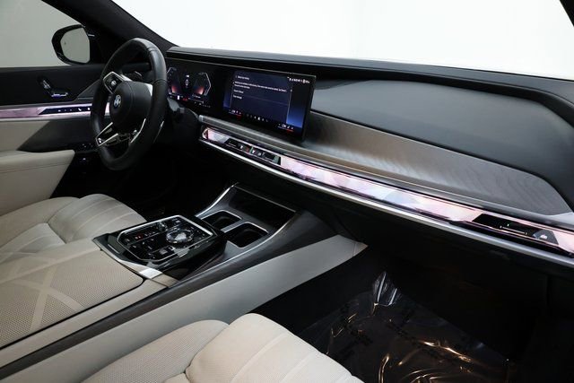 Used 2024 BMW 760i xDrive w/ Executive Package image 86