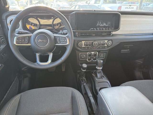 Certified 2026 Jeep Wrangler Unlimited Sahara AWD/4WD image 22