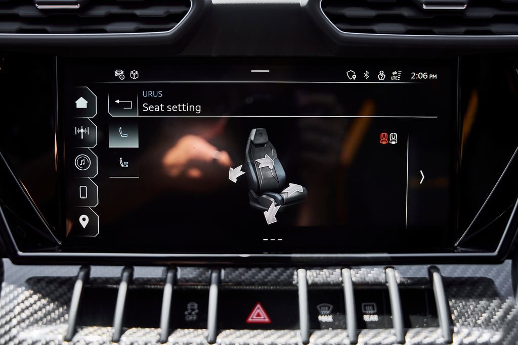 Used 2023 Lamborghini Urus Performante AWD/4WD image 87