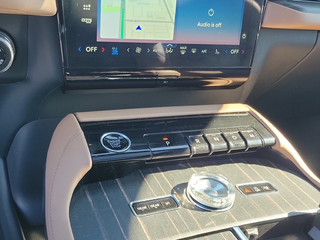 Certified 2026 Lincoln Navigator Black Label AWD/4WD image 28