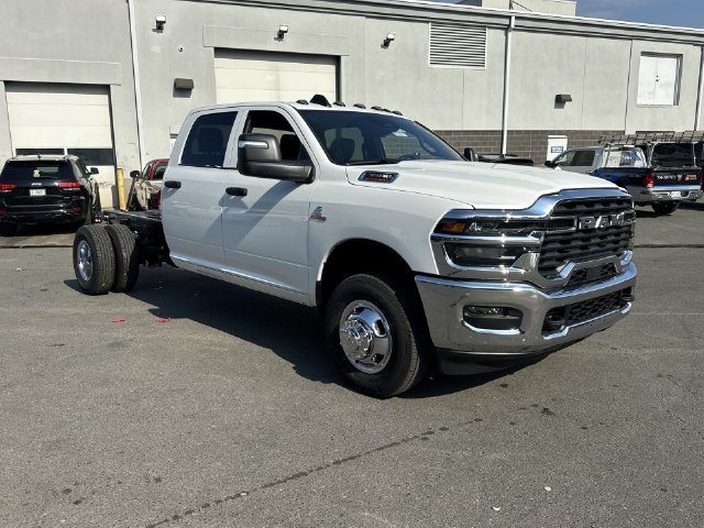 New 2026 RAM 3500 Tradesman w/ Chrome Appearance Group A AWD/4WD image 13