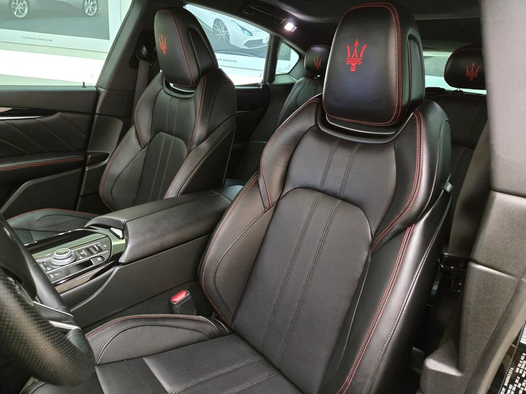 Certified 2024 Maserati Levante GT Ultima AWD/4WD image 32