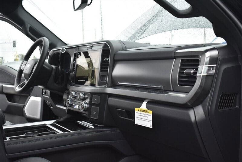 Used 2025 Ford F450 Platinum w/ Camper Package image 31