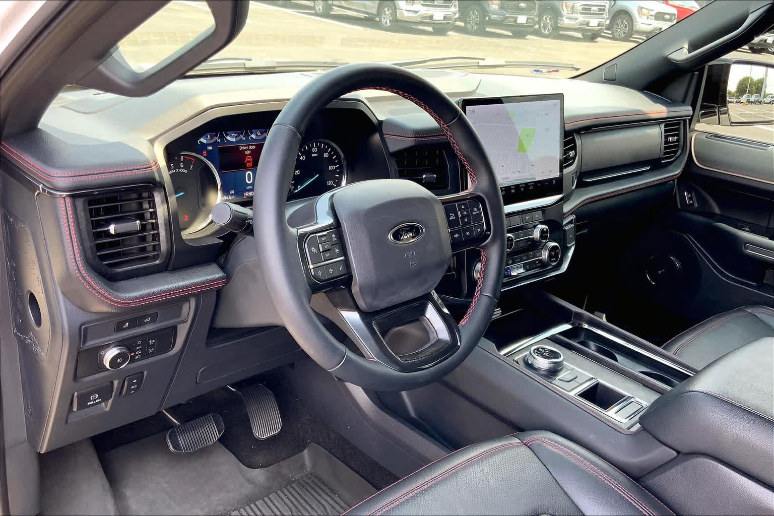 Used 2022 Ford Expedition Limited RWD image 16