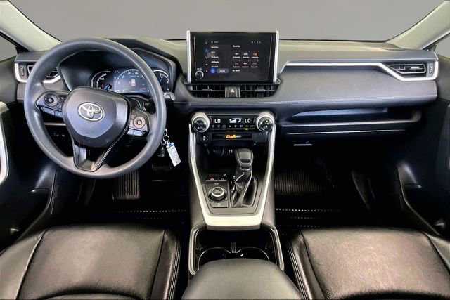Used 2025 Toyota RAV4 LE AWD/4WD image 7