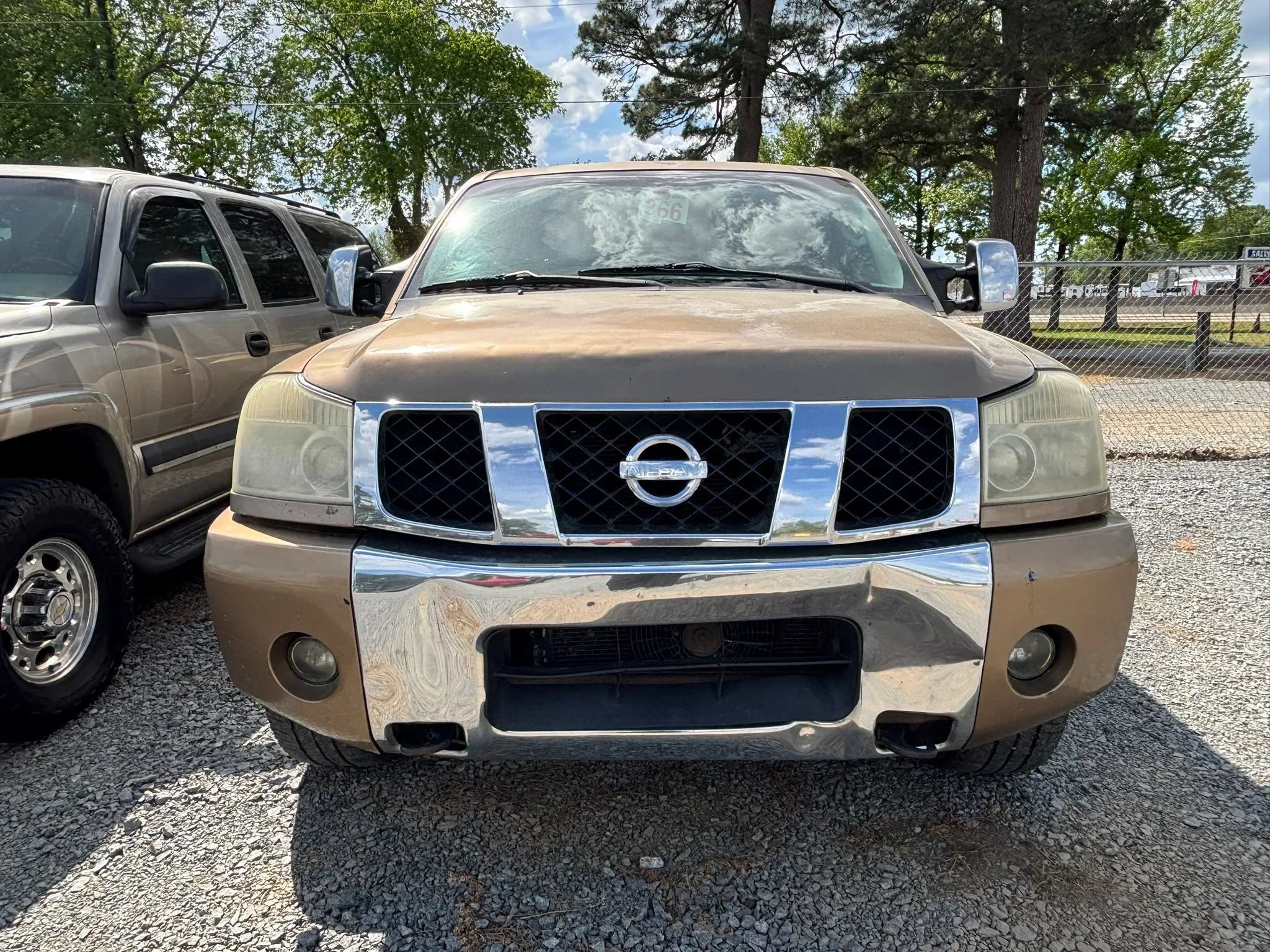 Used 2004 Nissan Titan LE w/ (Tow) Big Tow Pkg AWD/4WD image 4