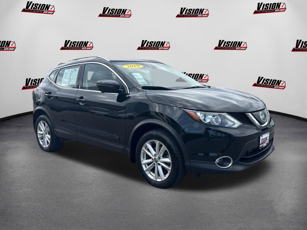Used 2019 Nissan Rogue Sport SV w/ Technology Package AWD/4WD image 3