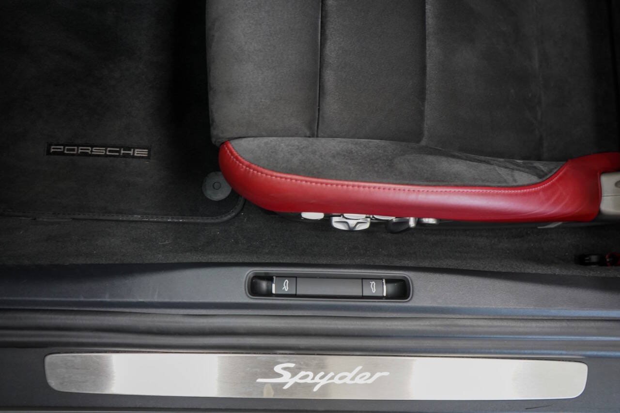 Used 2020 Porsche 718 Boxster Spyder RWD image 66
