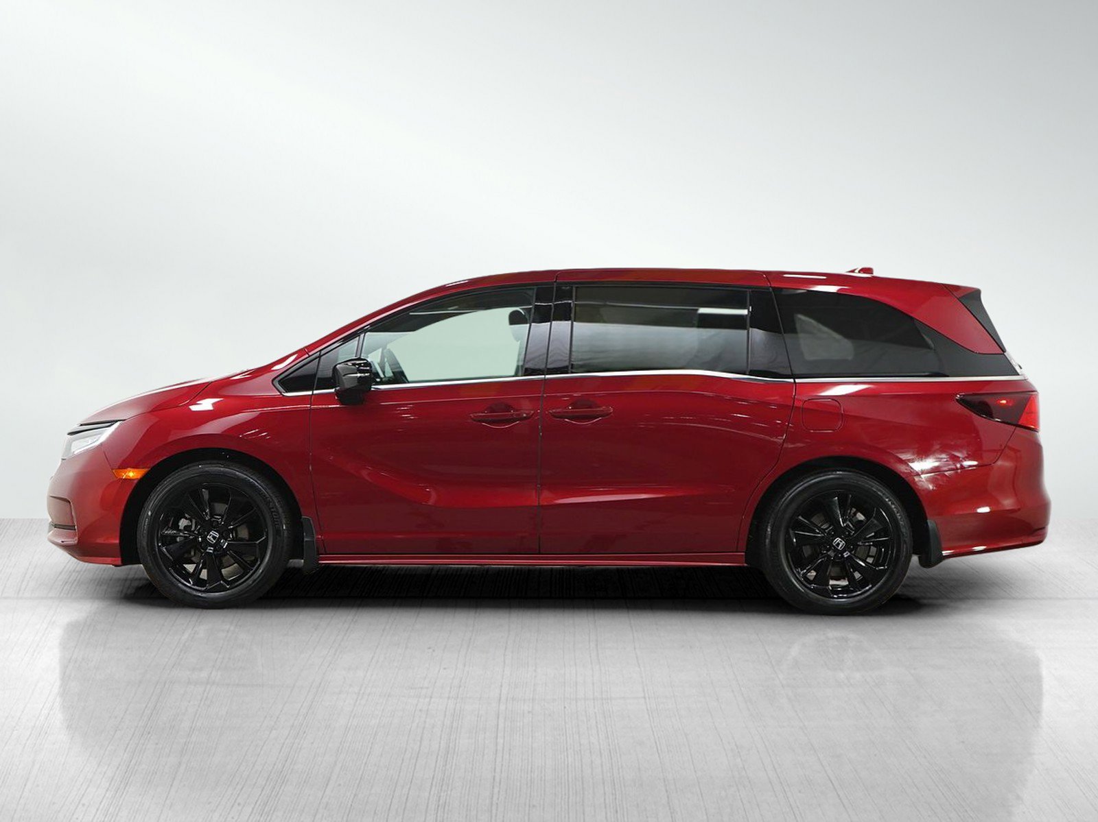 Used 2024 Honda Odyssey Sport image 2