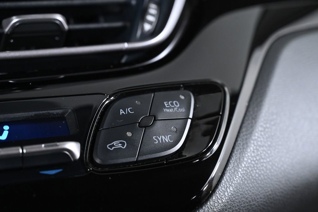 Used 2020 Toyota C-HR LE image 20