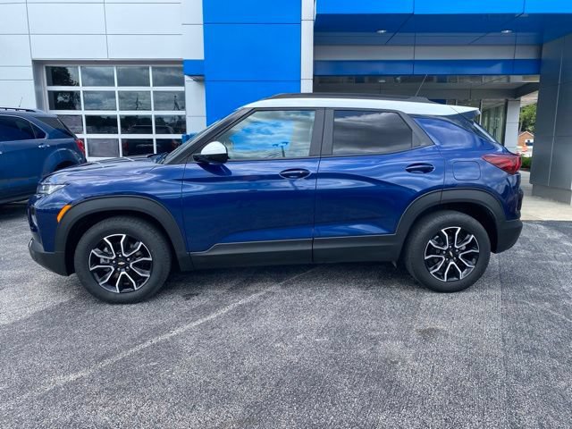 Used 2023 Chevrolet TrailBlazer ACTIV w/ Convenience Package FWD image 2