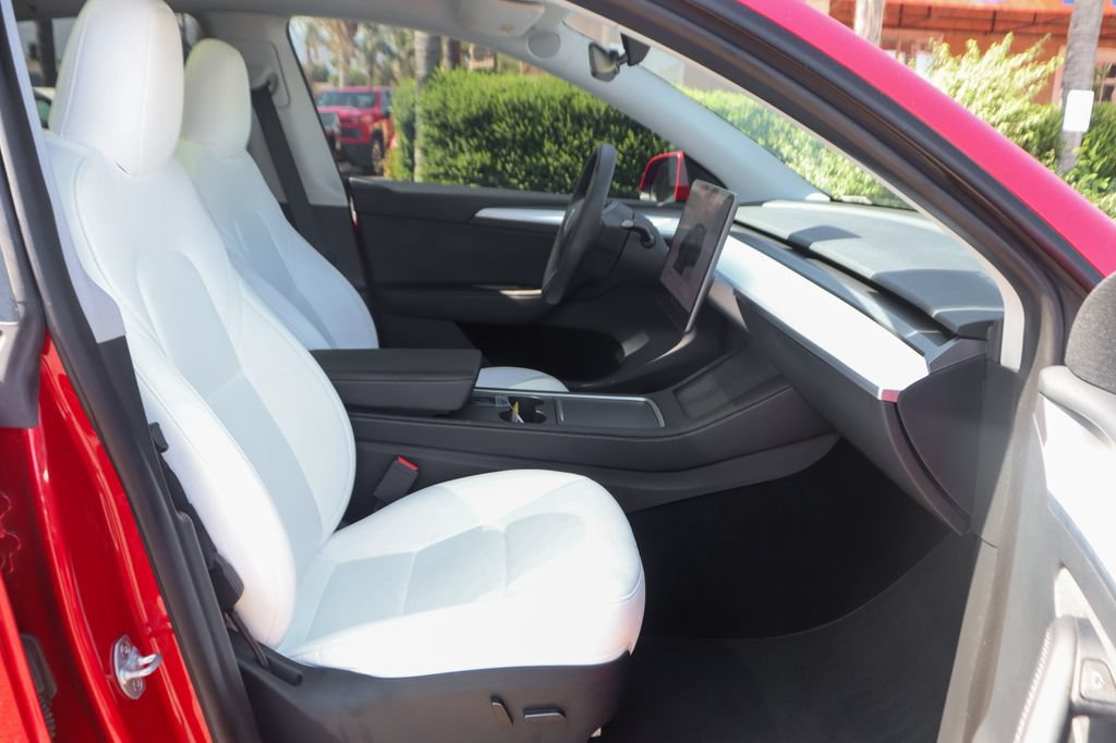 Used 2023 Tesla Model Y Long Range AWD/4WD image 42