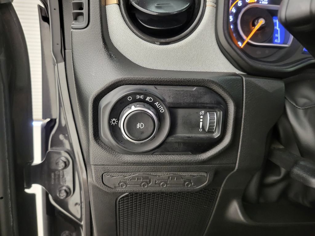 Used 2025 Jeep Wrangler Sport S image 30