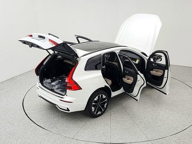 New 2026 Volvo XC60 B5 Plus w/ Protection Package Premier AWD/4WD image 39