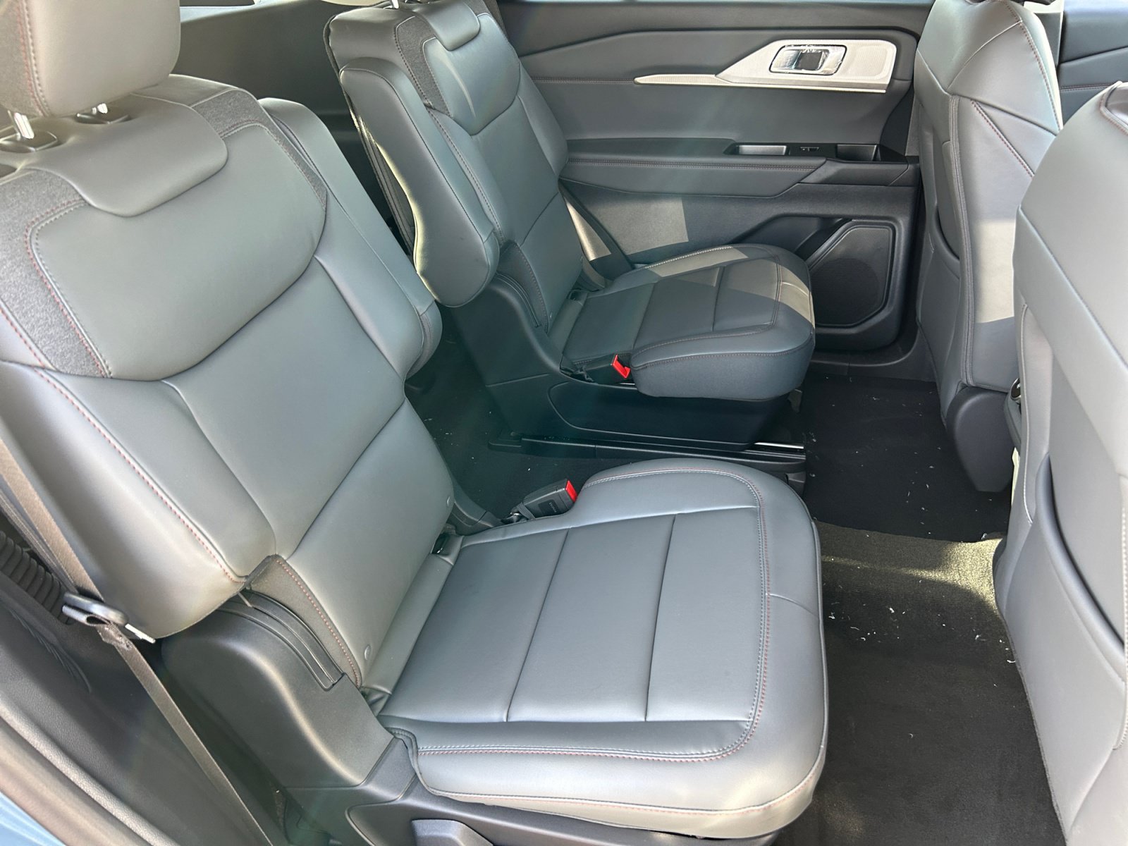 New 2026 Ford Explorer Active w/ Active Comfort Package RWD image 18