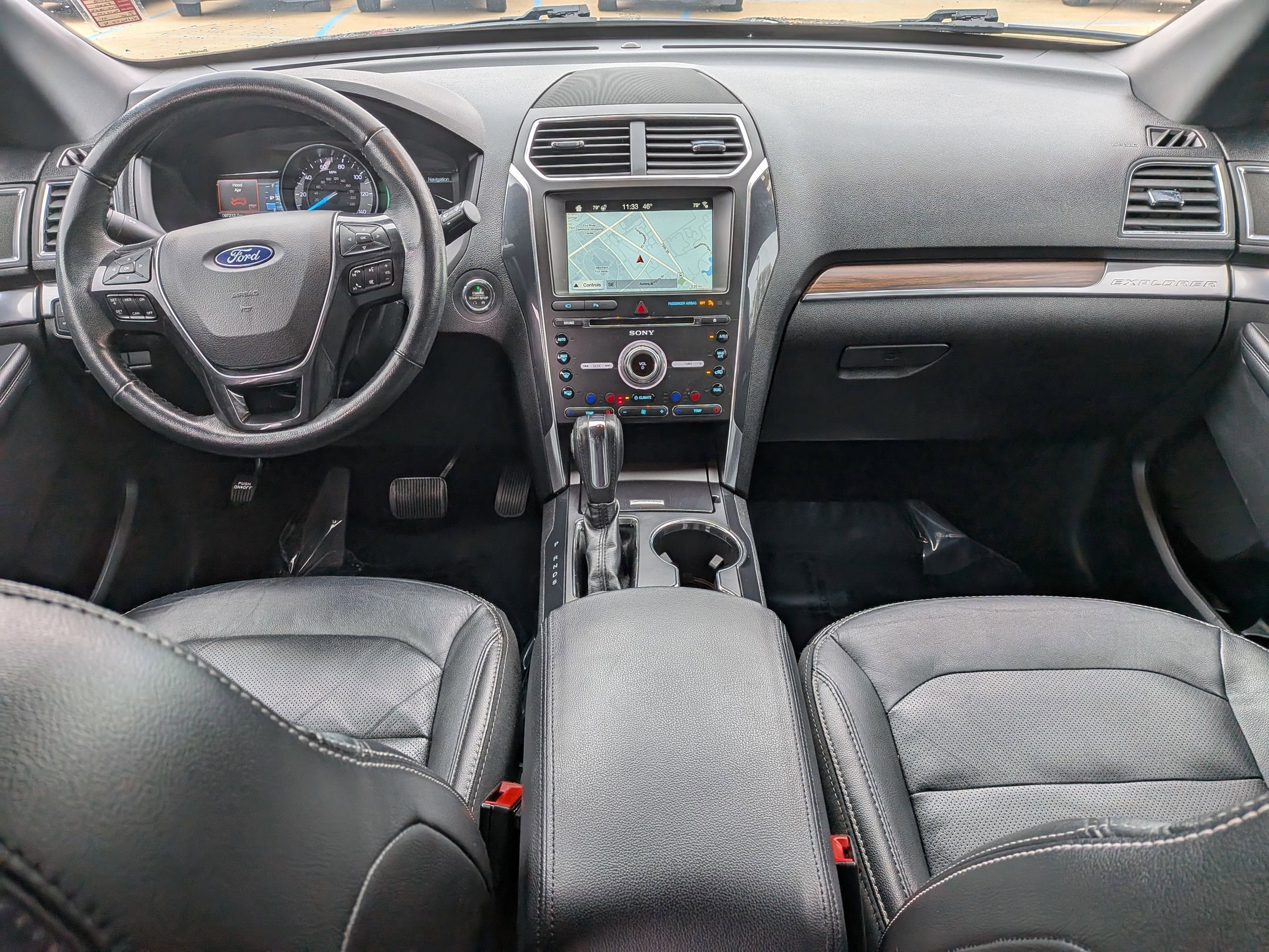 Used 2018 Ford Explorer Limited image 26