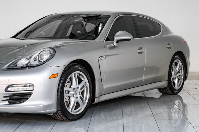 Used 2010 Porsche Panamera S RWD image 57