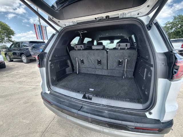 Certified 2026 GMC Acadia Elevation w/ Elevation Premium Package FWD image 25