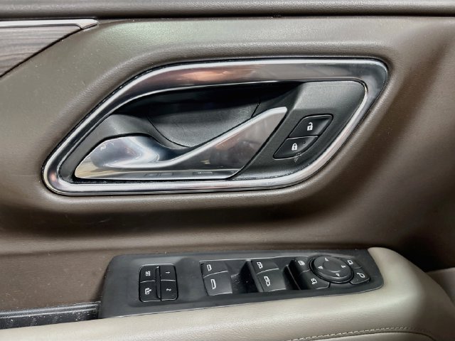 Certified 2023 Chevrolet Tahoe LT w/ Luxury Package AWD/4WD image 17