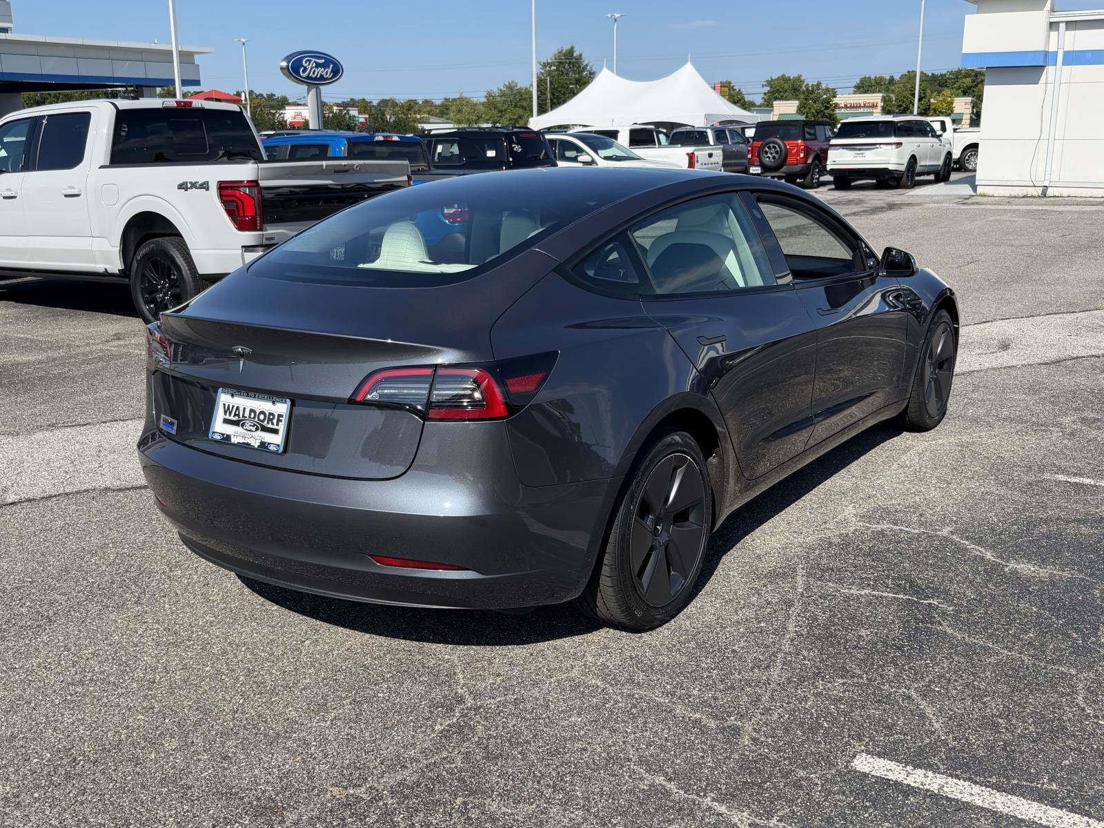 Used 2023 Tesla Model 3 Standard Range RWD image 2