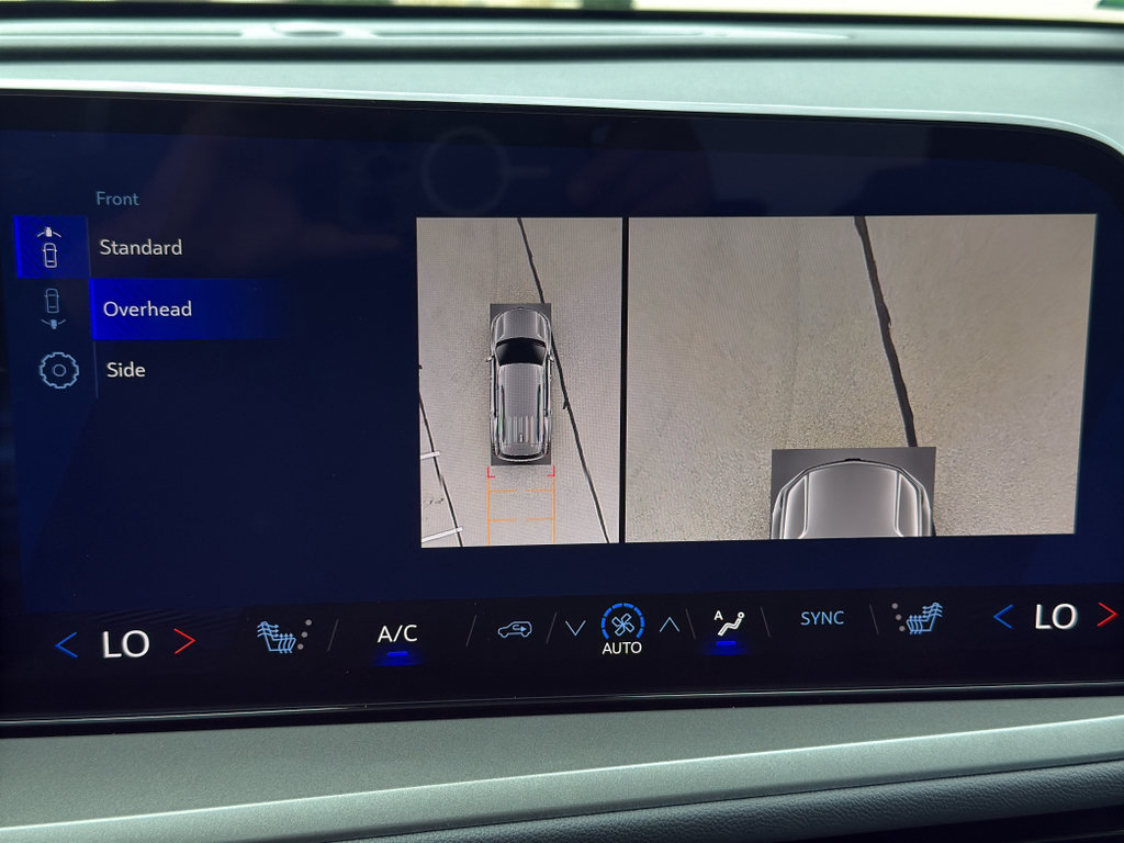 New 2026 Chevrolet Traverse LT w/ Driver Confidence Package FWD image 30