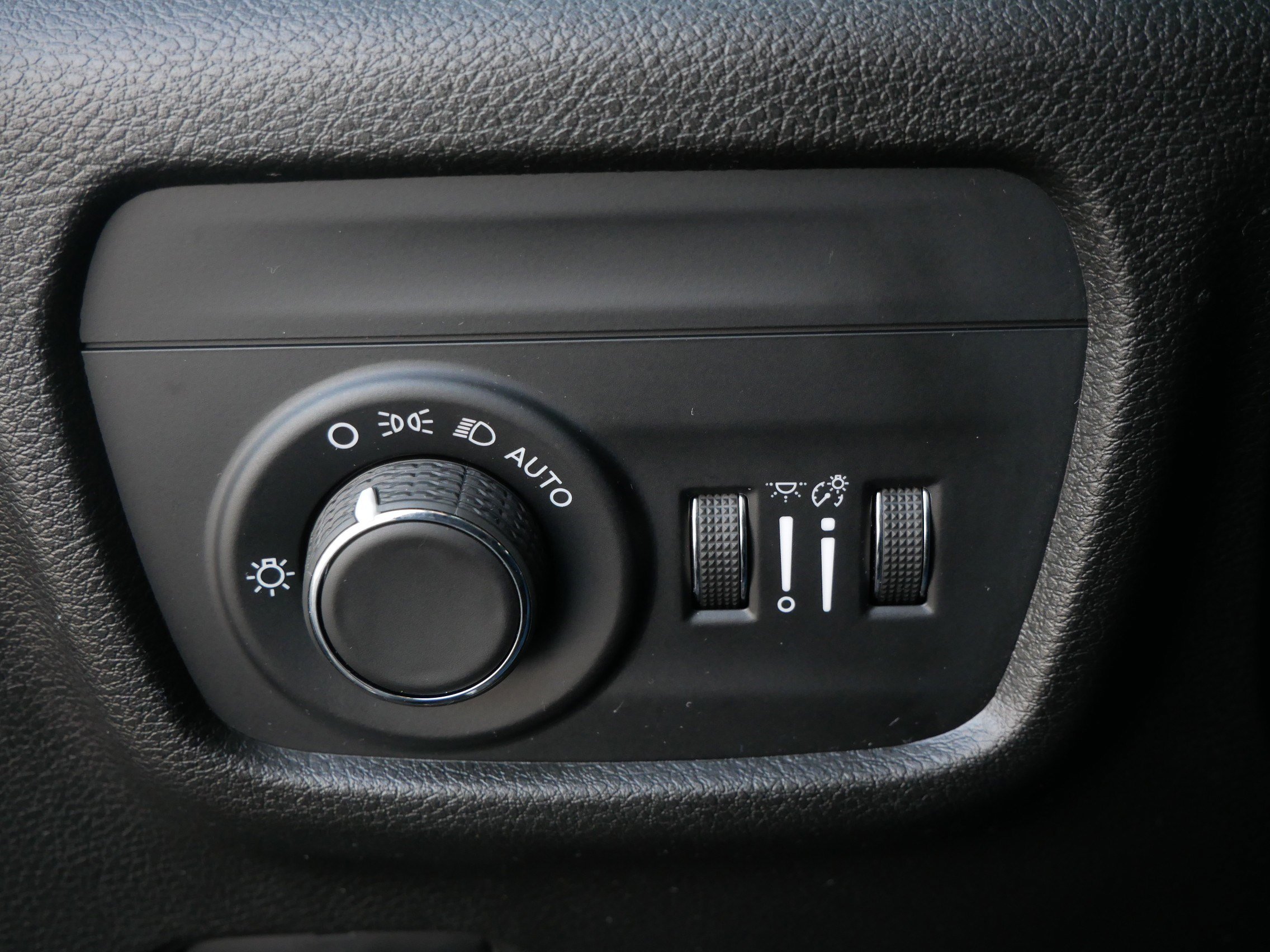 Used 2023 Jeep Grand Cherokee Altitude image 25