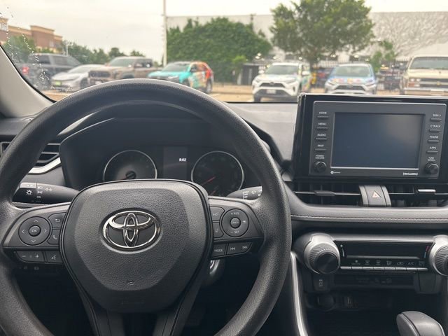 Used 2022 Toyota RAV4 LE FWD image 10